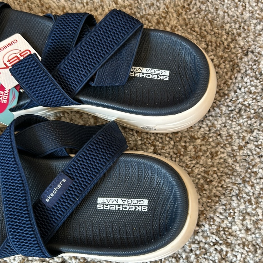 Sketchers On The Go- gore back-strap sandals-flawless - Picture 4 of 9